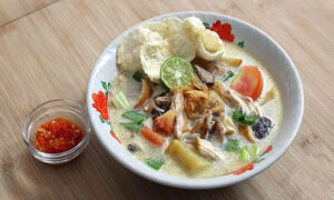 soto betawi lezat dengan santan kental