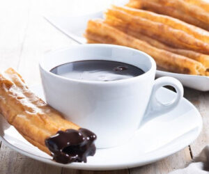 churros camilan ikonik spanyol