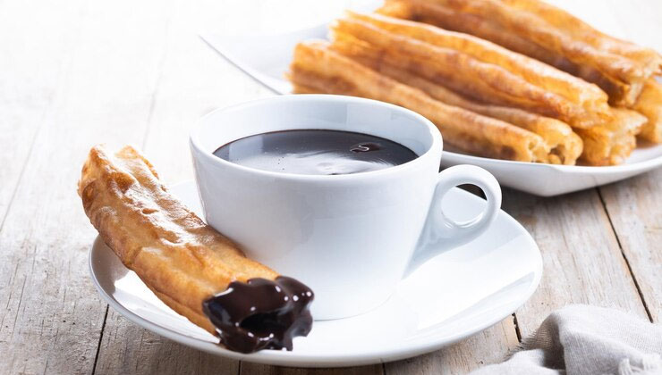churros camilan ikonik spanyol
