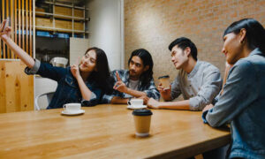 Kafe Membentuk Identitas